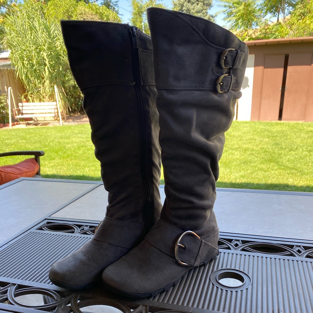 Knee High Teen Girl boots size 6M Skylar